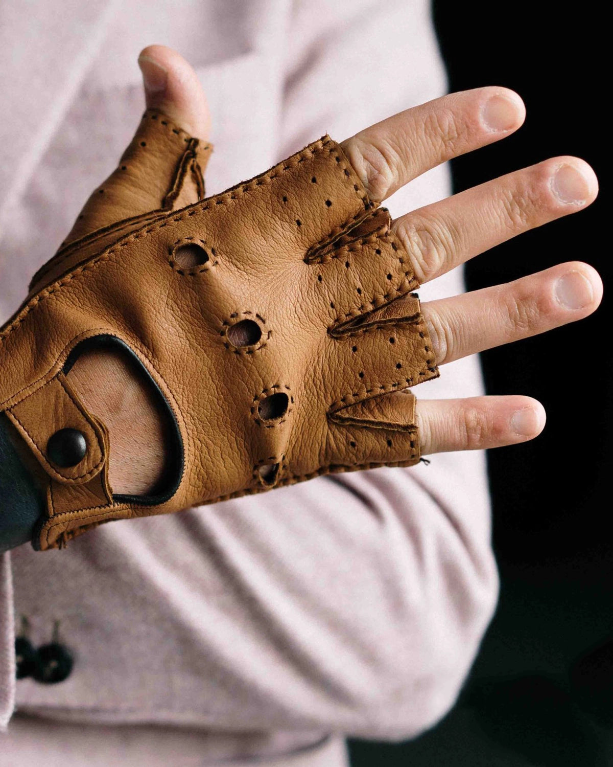Unlined short deer leather gloves